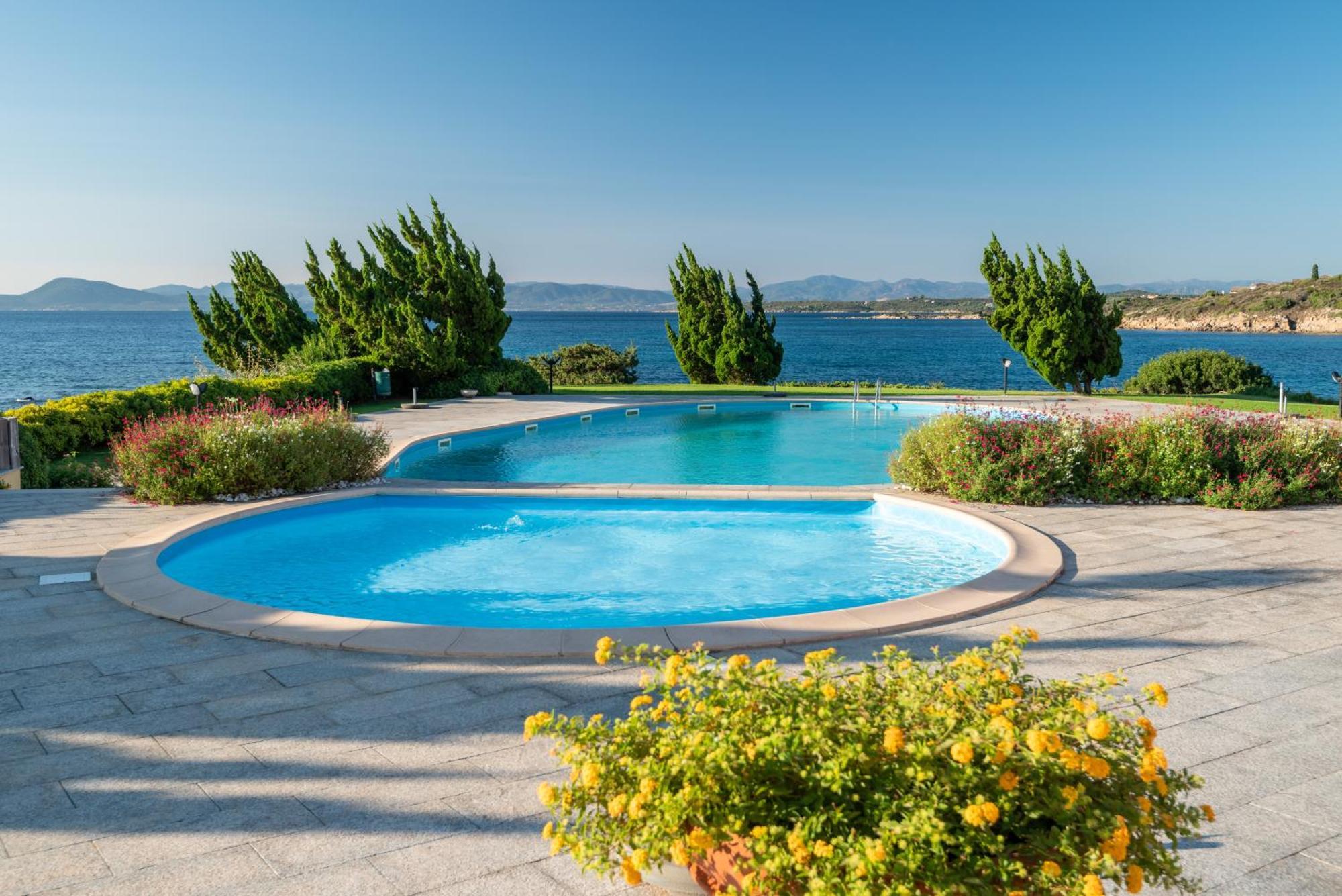 S'Abba Seafront Apartments - Your House In Sardinia กอลโฟอารันชี ภายนอก รูปภาพ