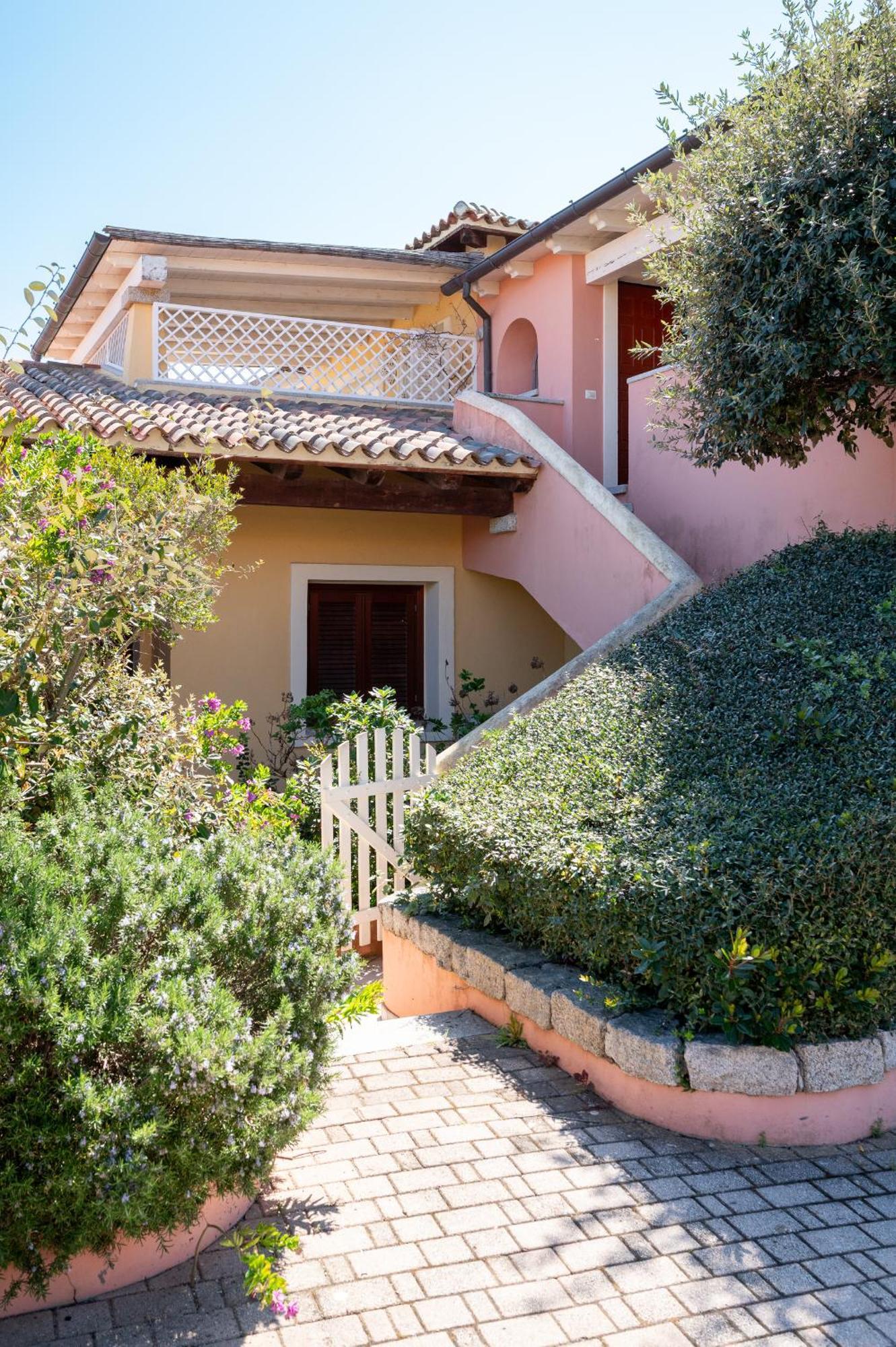 S'Abba Seafront Apartments - Your House In Sardinia กอลโฟอารันชี ภายนอก รูปภาพ